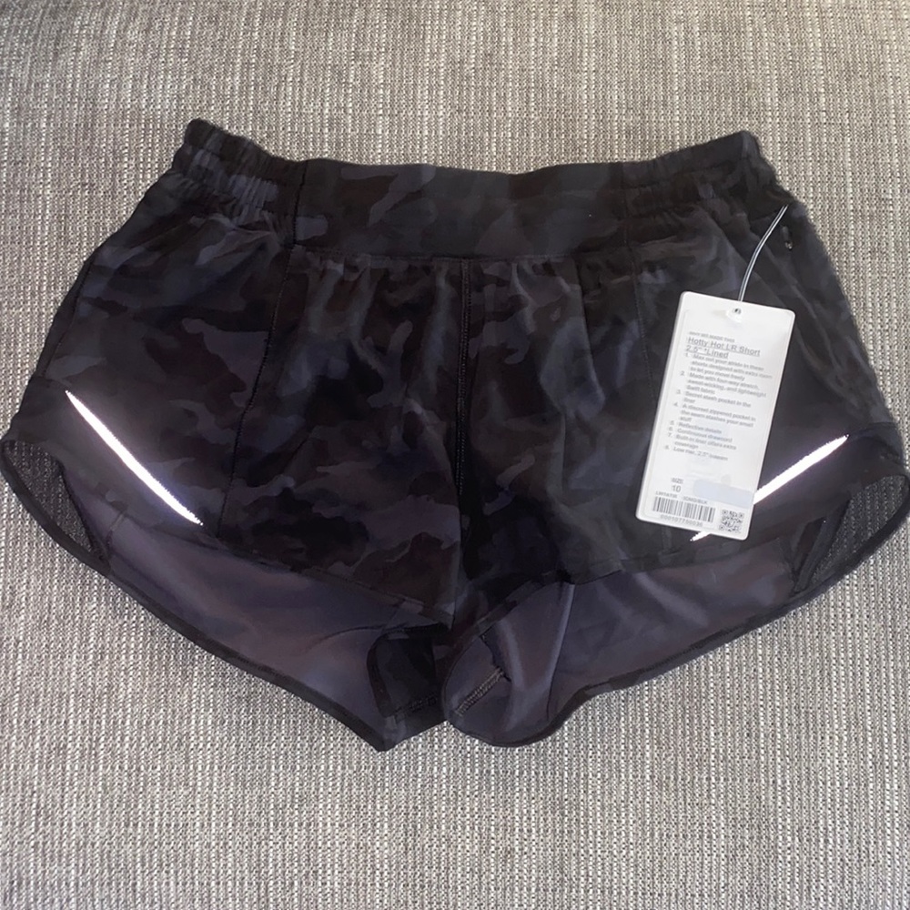 LULULEMON HOTTY HOT SHORTS NWT SIZE 10